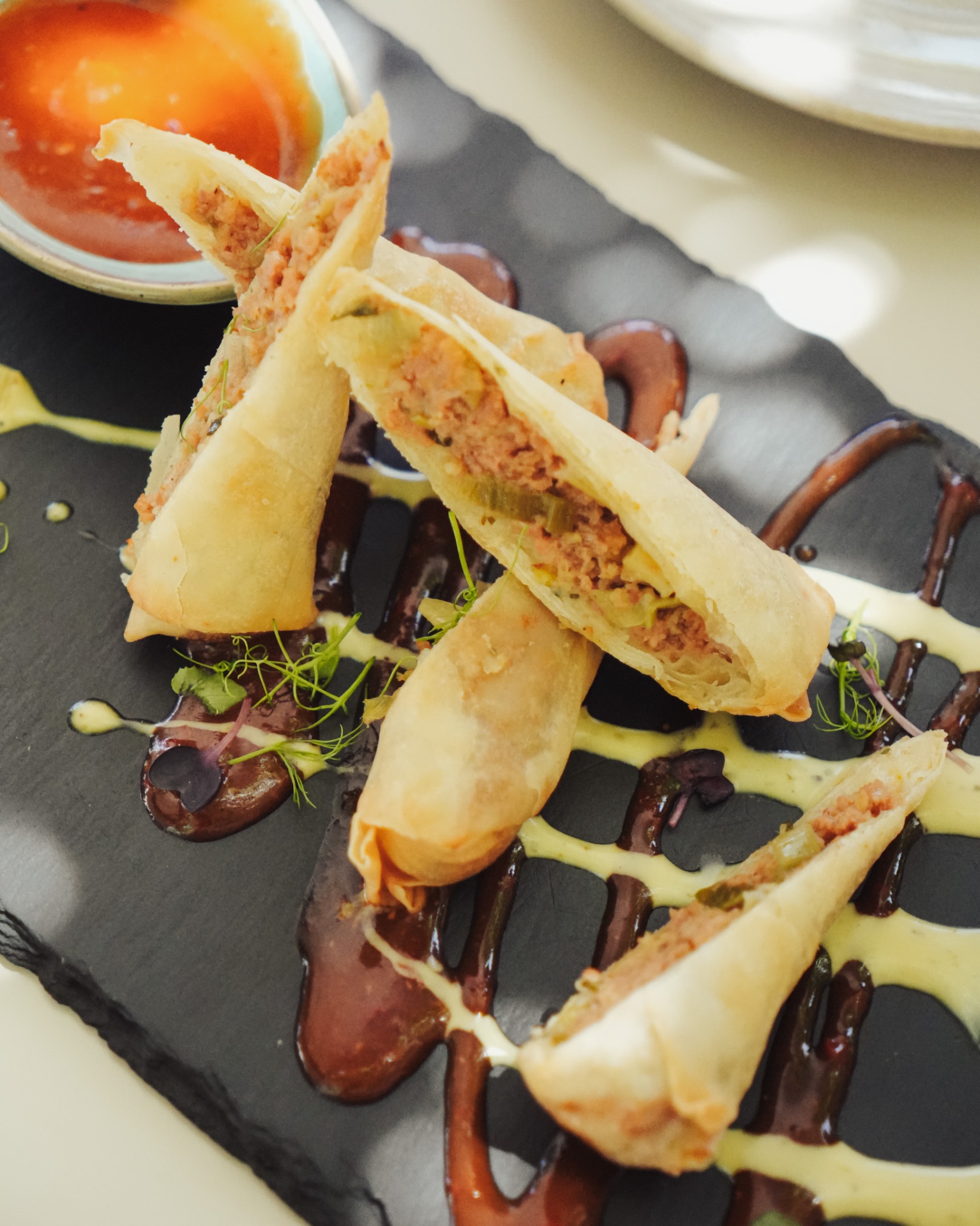 Crispy spring rolls with dipping sauce